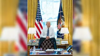 Joe Biden Optical Illusion meme card, common rarity