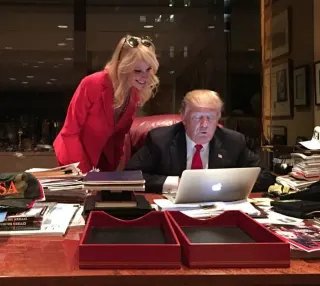Kellyanne Conway's "Working Hard" Photo meme card, common rarity
