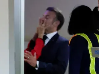Carta meme La gifle de Brigitte, rareza rara
