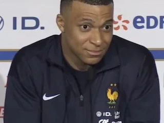 Carta meme Le reste on s’en fout, rareza común