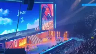 Carte meme Léna Situations : « Celui où ils disent au revoir » à Bercy, rareté rare
