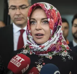 Lindsay Lohan Turkish Government Conspiracy meme card, common rarity