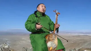 Mongolian Throat Singing meme card, common rarity