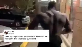 Carte meme Muscular Man Entering Restaurant, rareté commune