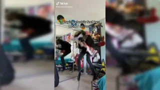 Carte meme Playing « Electric Feel » by MGMT on Bass, rareté commune