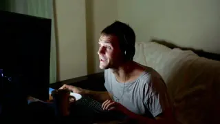 Carte meme Quit Gaming 8 Months Ago, rareté commune