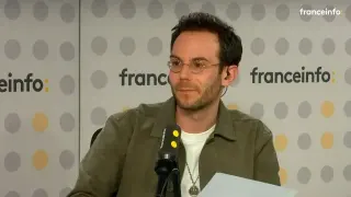 Carte meme Quoi qu'il en coûte, rareté épique