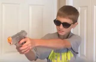 Real Housewives Of Vine / I Won't Hesitate, Bitch meme card, common rarity