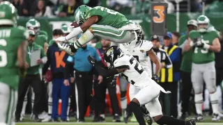 Saquon Barkley's Backward Hurdle meme card, common rarity