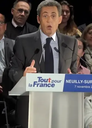 Carte meme Double ration de frites (Nicolas Sarkozy), rareté épique
