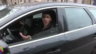 Carte meme Sur le trottoir, les fashions, rareté rare