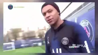 Carte meme « T'as une amoureuse toi ? » (Mbappé), rareté rare