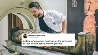 Carte meme These Two Are The Same Ages As Leonardo DiCaprio And His New Girlfriend, rareté commune