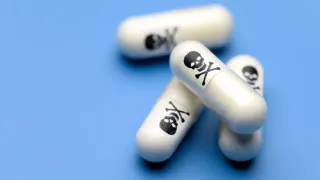 Carte meme This Medicine May Cause Death, rareté commune