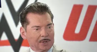 Carte meme Vince McMahon’s Mustache, rareté commune