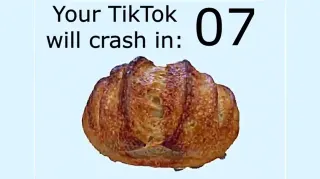 Carte meme "Your TikTok Will Crash In: 07" Spinning Bread, rareté commune